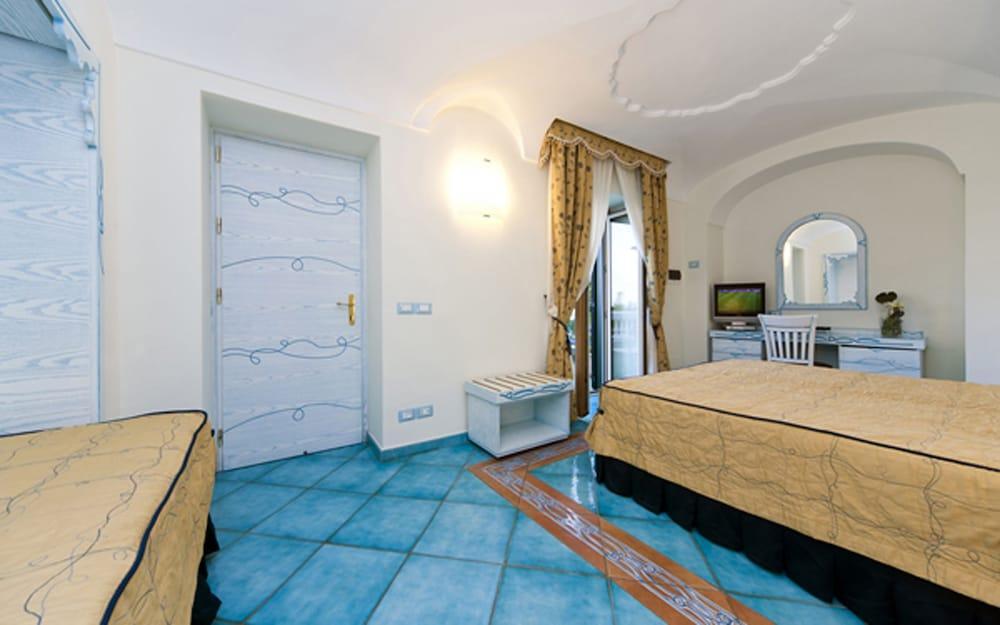 Hotel Bellevue Benessere & Relax อีสเกีย ภายนอก รูปภาพ