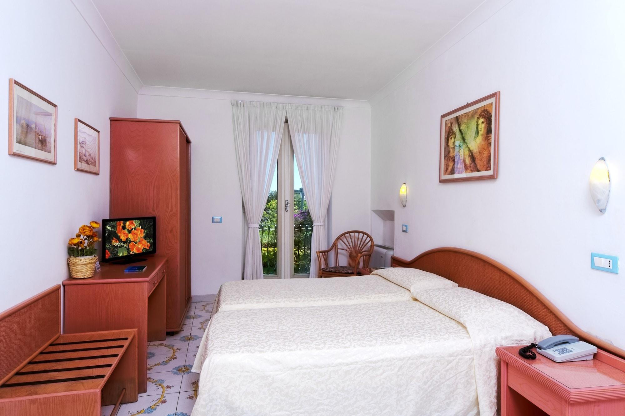 Hotel Bellevue Benessere & Relax อีสเกีย ภายนอก รูปภาพ