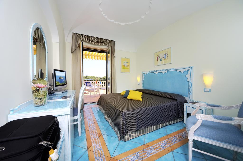 Hotel Bellevue Benessere & Relax อีสเกีย ภายนอก รูปภาพ