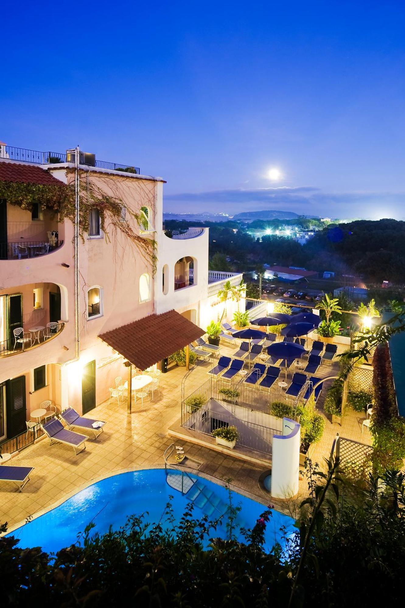 Hotel Bellevue Benessere & Relax อีสเกีย ภายนอก รูปภาพ