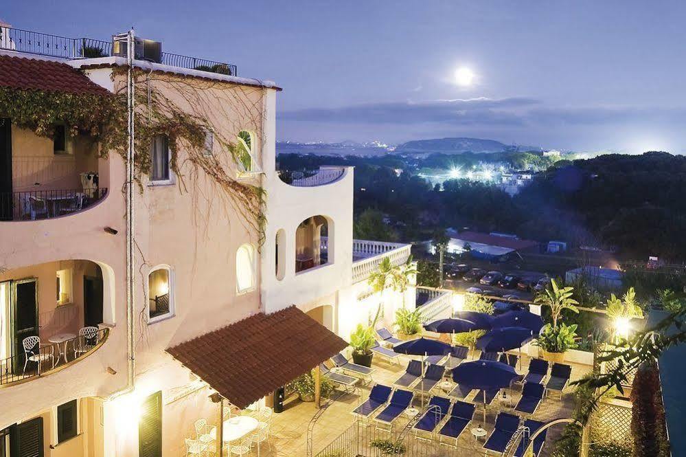 Hotel Bellevue Benessere & Relax อีสเกีย ภายนอก รูปภาพ