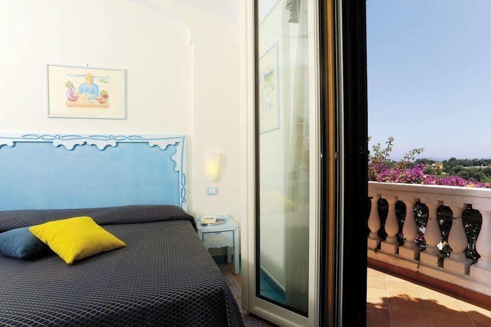 Hotel Bellevue Benessere & Relax อีสเกีย ภายนอก รูปภาพ