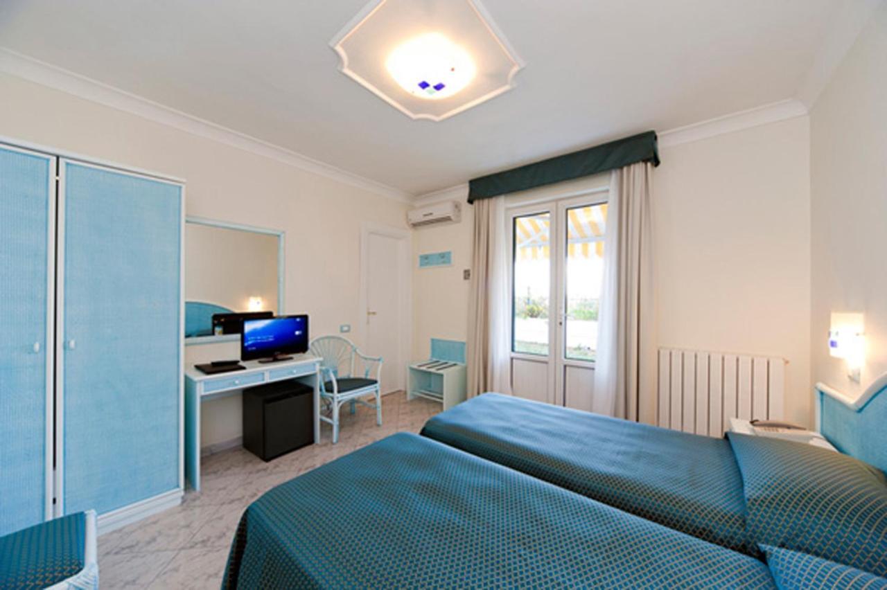 Hotel Bellevue Benessere & Relax อีสเกีย ห้อง รูปภาพ